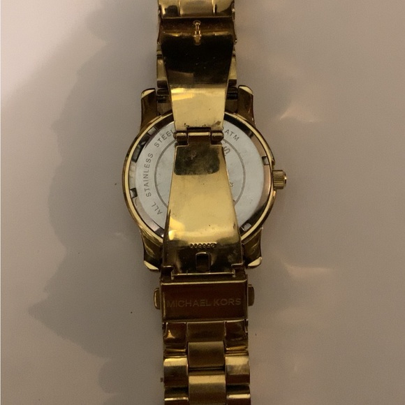 Michael Kors Jet Set Watch - Picture 4 of 4